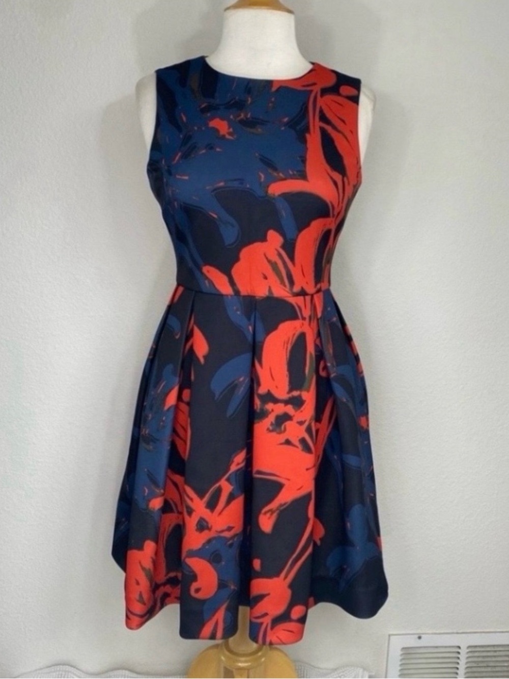 CB Women's Navy Red Floral Sleeveless Pleated Scuba Fit & Flare Dress Size 4